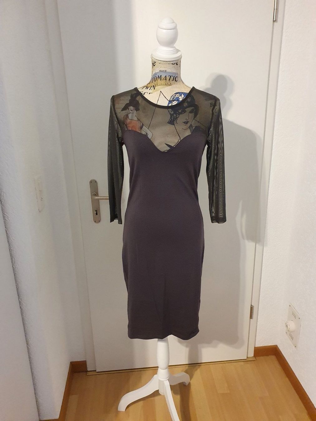 Vestiti: Sommer, Abendkleid mit schönem Ausschnitt – Usato da Abtwil AG venduto da MaVo.0710 2