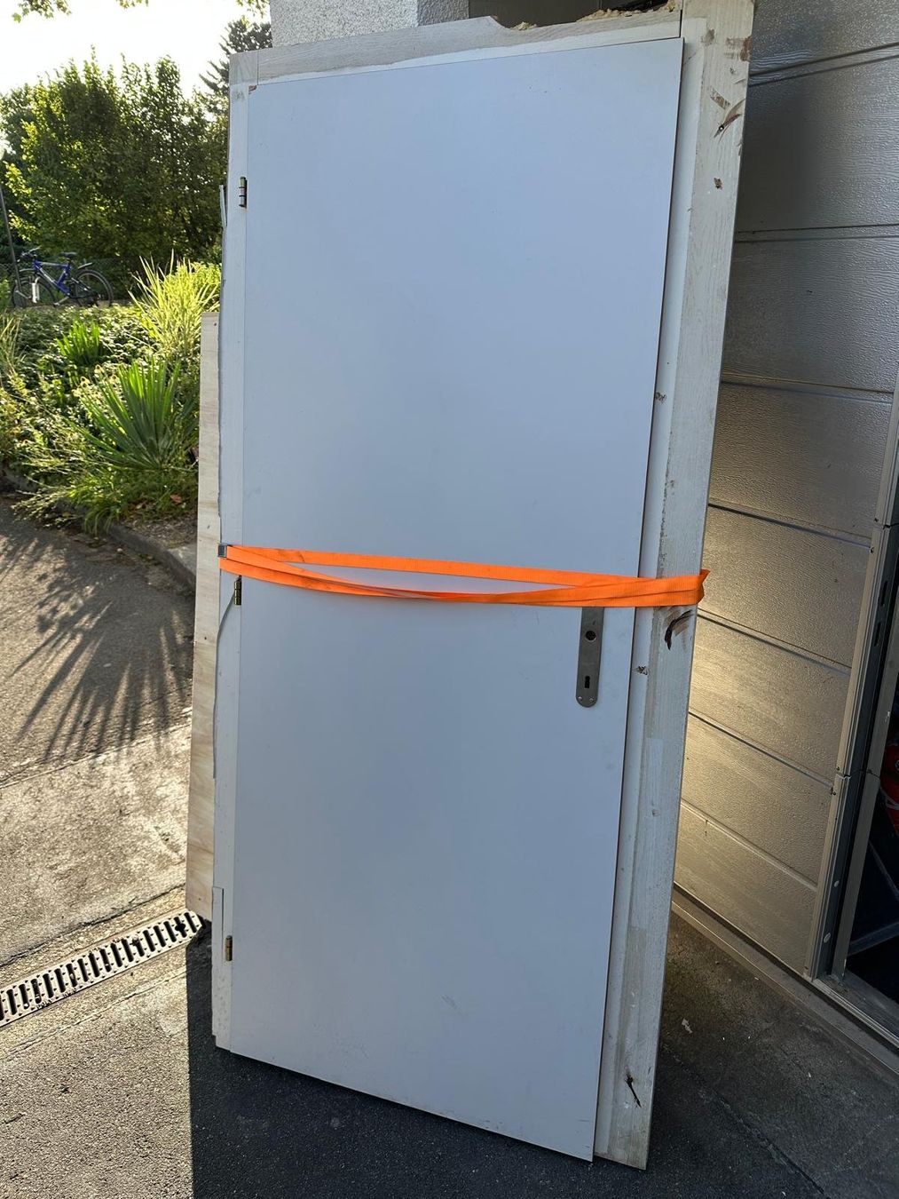 Portes: kllertüre mit Rahmen – D'occasion à Spreitenbach par Space_X 1