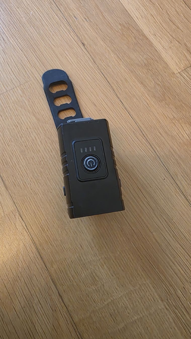 Pezzi di ricambio: bike light – Usato da Zürich venduto da Asimpleguy