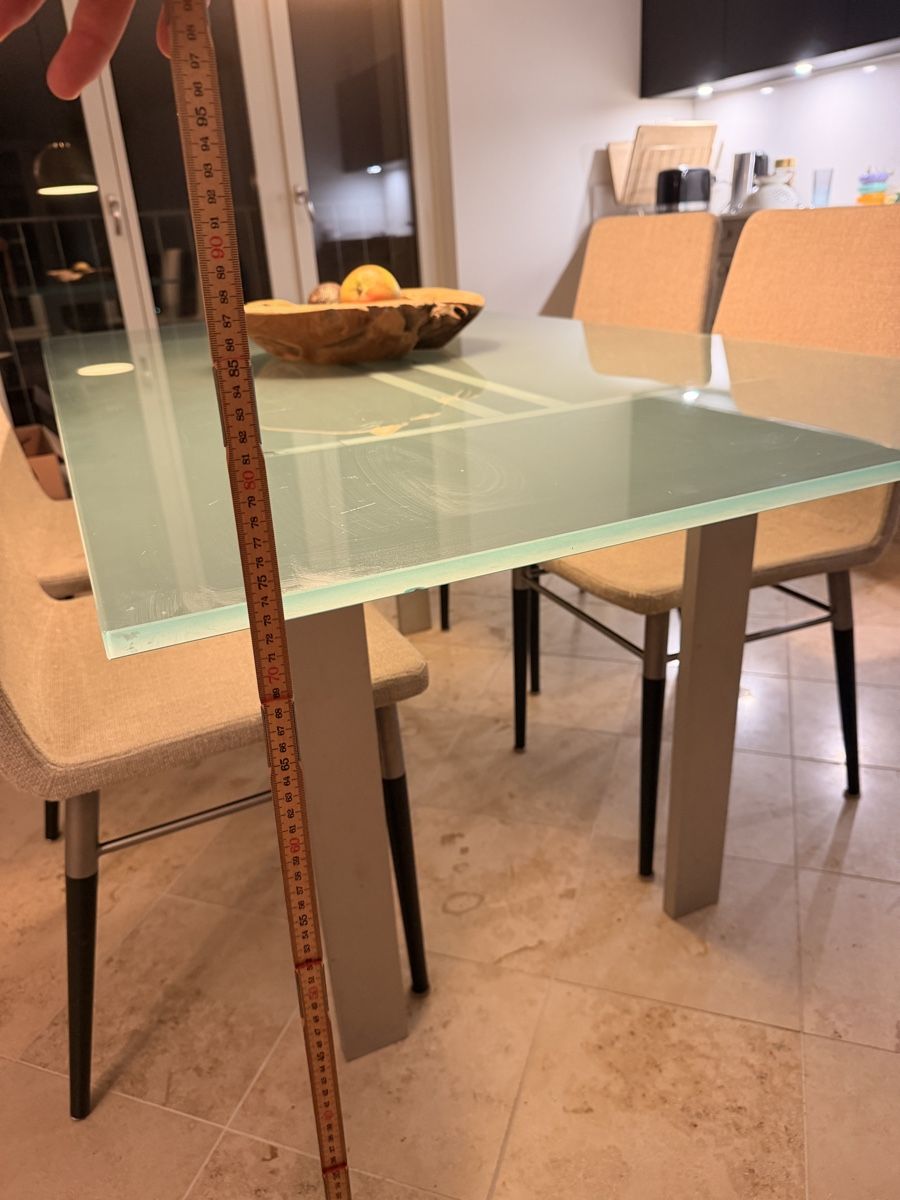 Tische: Designer Glastisch / Esstisch satiniert – Gebraucht aus Zürich von remarki 7