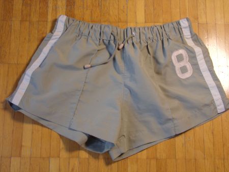 Damen Shorts oliv  Gr. L