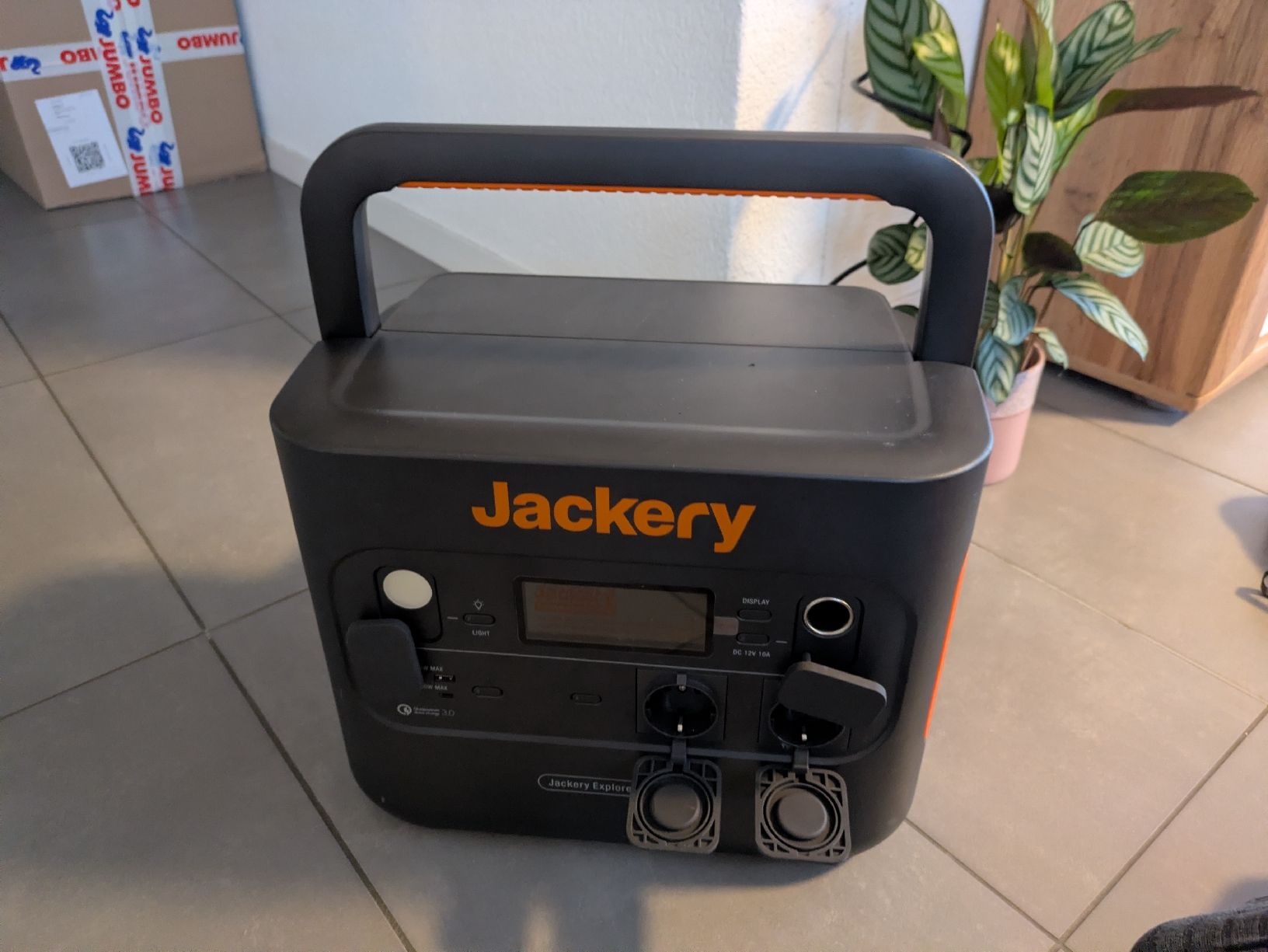 Jackery Dispositivi a energia solare: Batterie Jackery Explore 2000 Pro – Usato da Busswil BE venduto da lama-camping 1