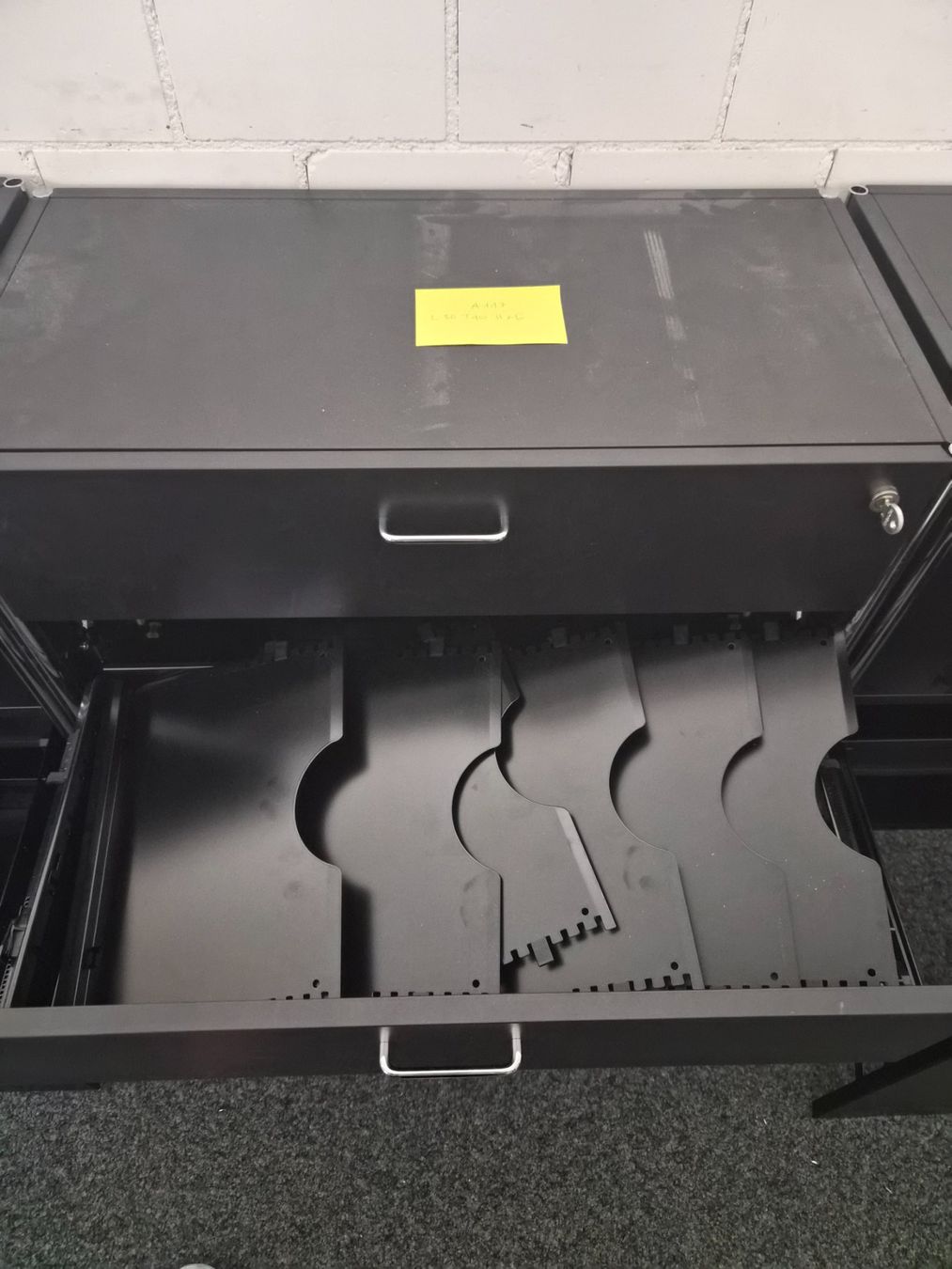 Cassettiere: 6x Korpus Büro – Usato da Frauenfeld venduto da Verein_Murghof 4