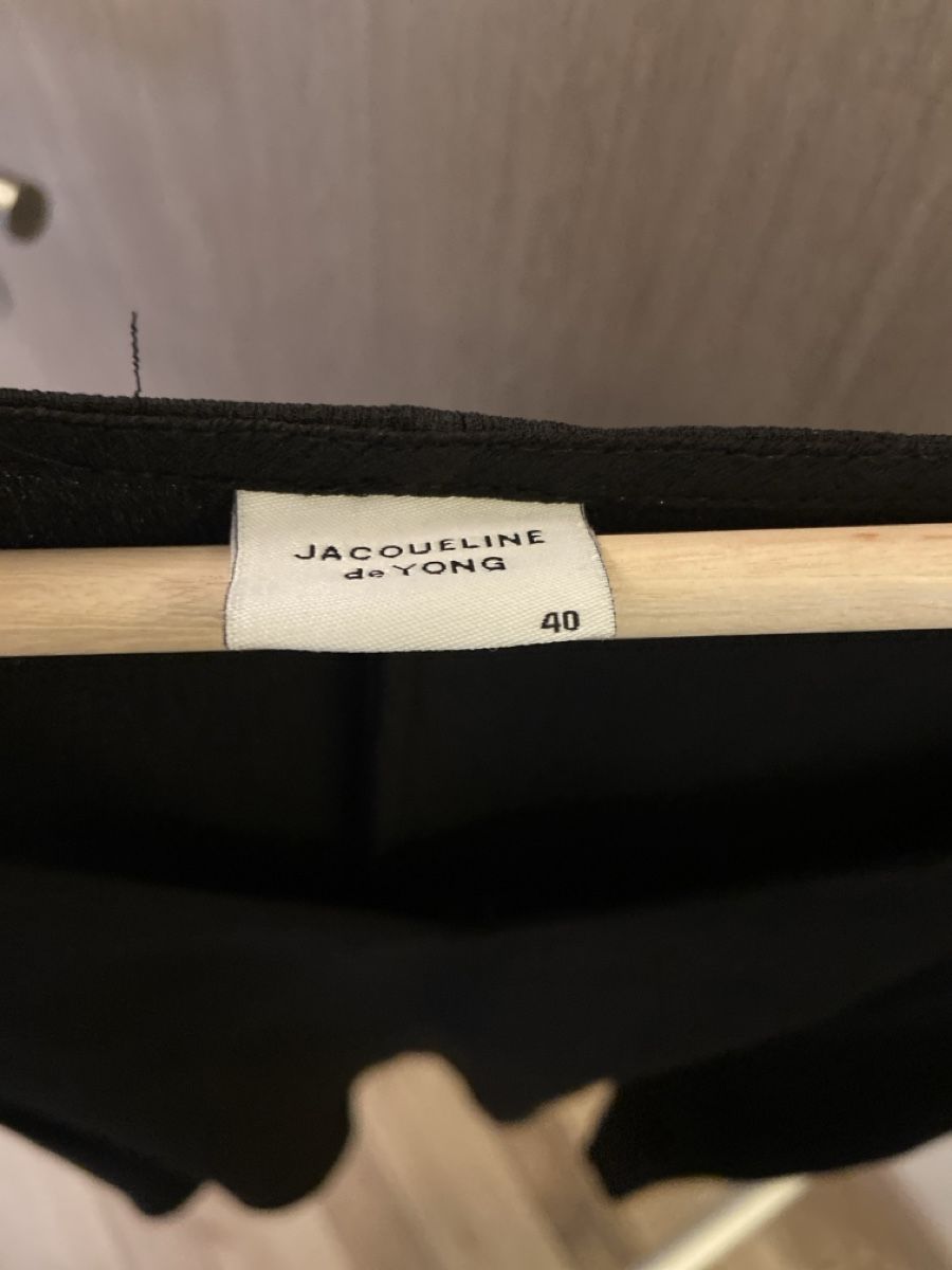 Vestiti: Robe trapèze noir Taille 40 – Usato da Sornard (Nendaz) venduto da delezedoris 2