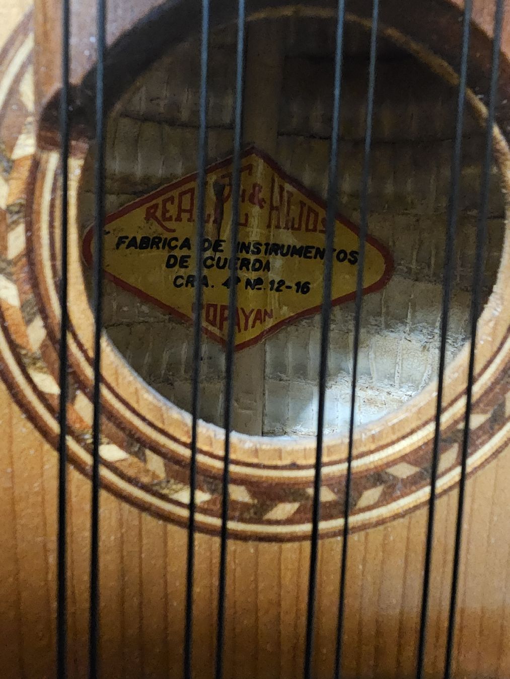 Instruments de musique: Charango mit Armadillo-Korpus gebraucht Nr. 5529  – D'occasion à Aeugstertal par Levo84 5