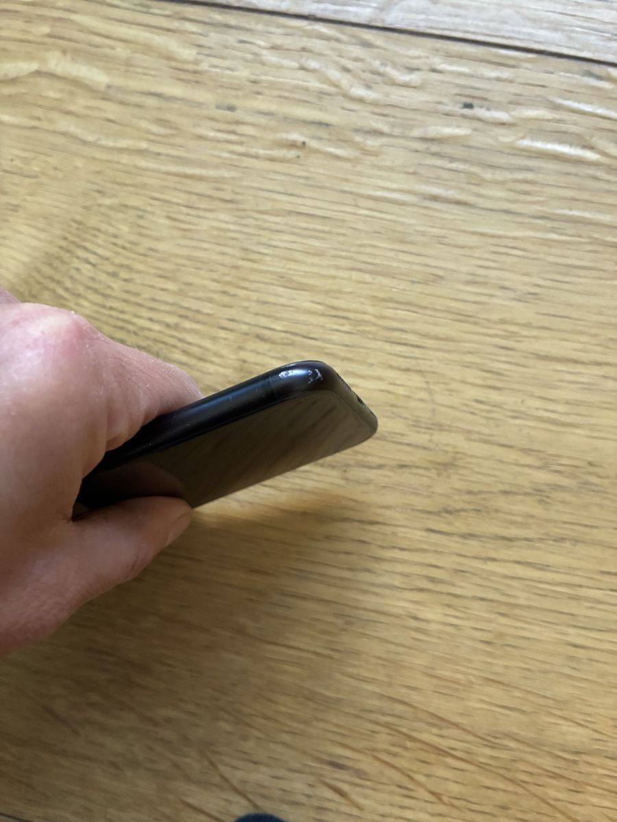 Apple Telefoni cellulari / Smartphones: Apple iPhone SE 64GB schwarz gebraucht – Usato da Römerswil LU venduto da nadj27 6