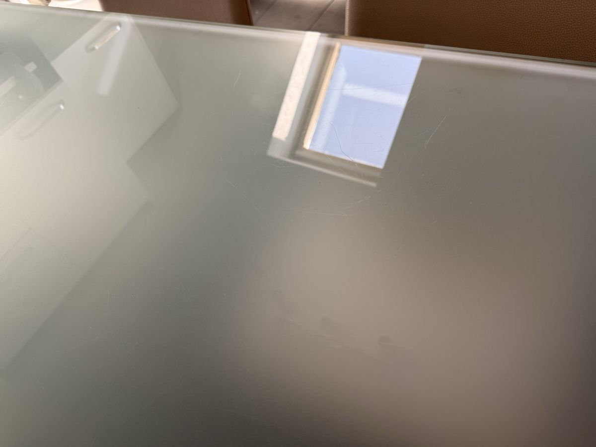Set di tavolo e panche: Glas-Esstisch mit Stühlen – Usato da Döttingen venduto da kla_l5fp 1