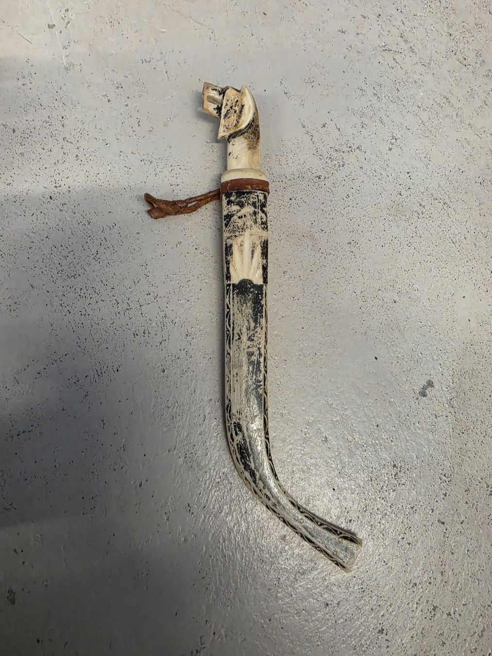 Zubehör: Messer mit Knochen-Griff und Scheide, Jagdmesser, antik – Gebraucht aus Olten von Mezopotamya