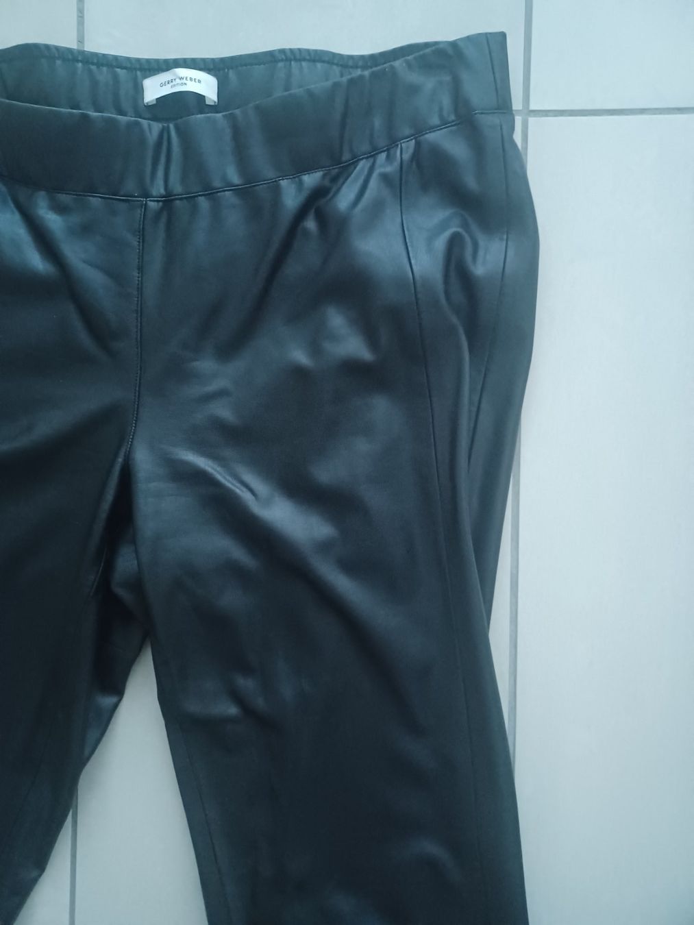 Gerry Weber Leggings: Legging simili cuir noir, taille 44, élégant – Usato da Sion venduto da linda0106 4