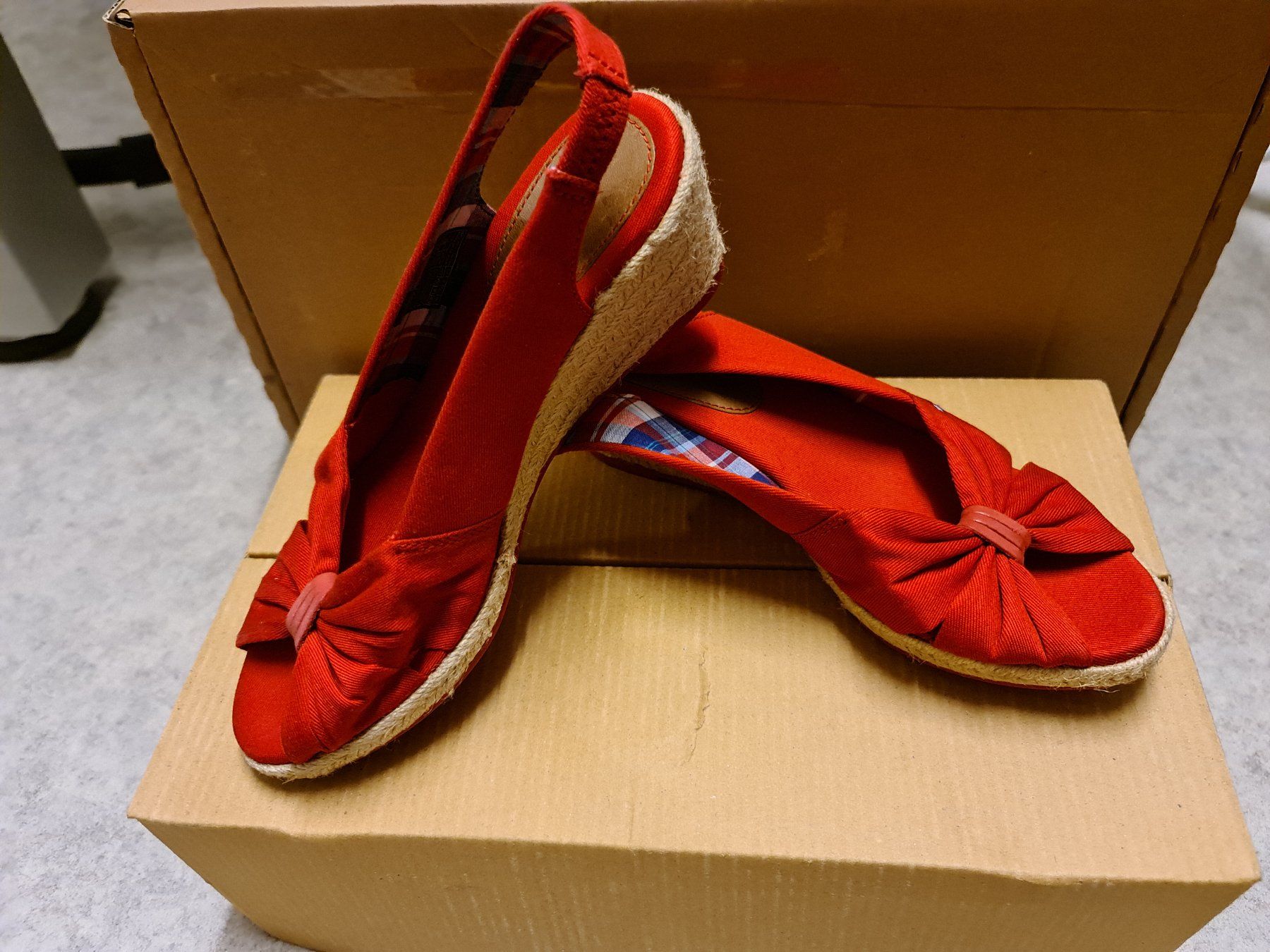 Tommy Hilfiger Damenschuhe: Damen Sandale von Tommy Hilfiger – Gebraucht aus Rümlang von olli75
