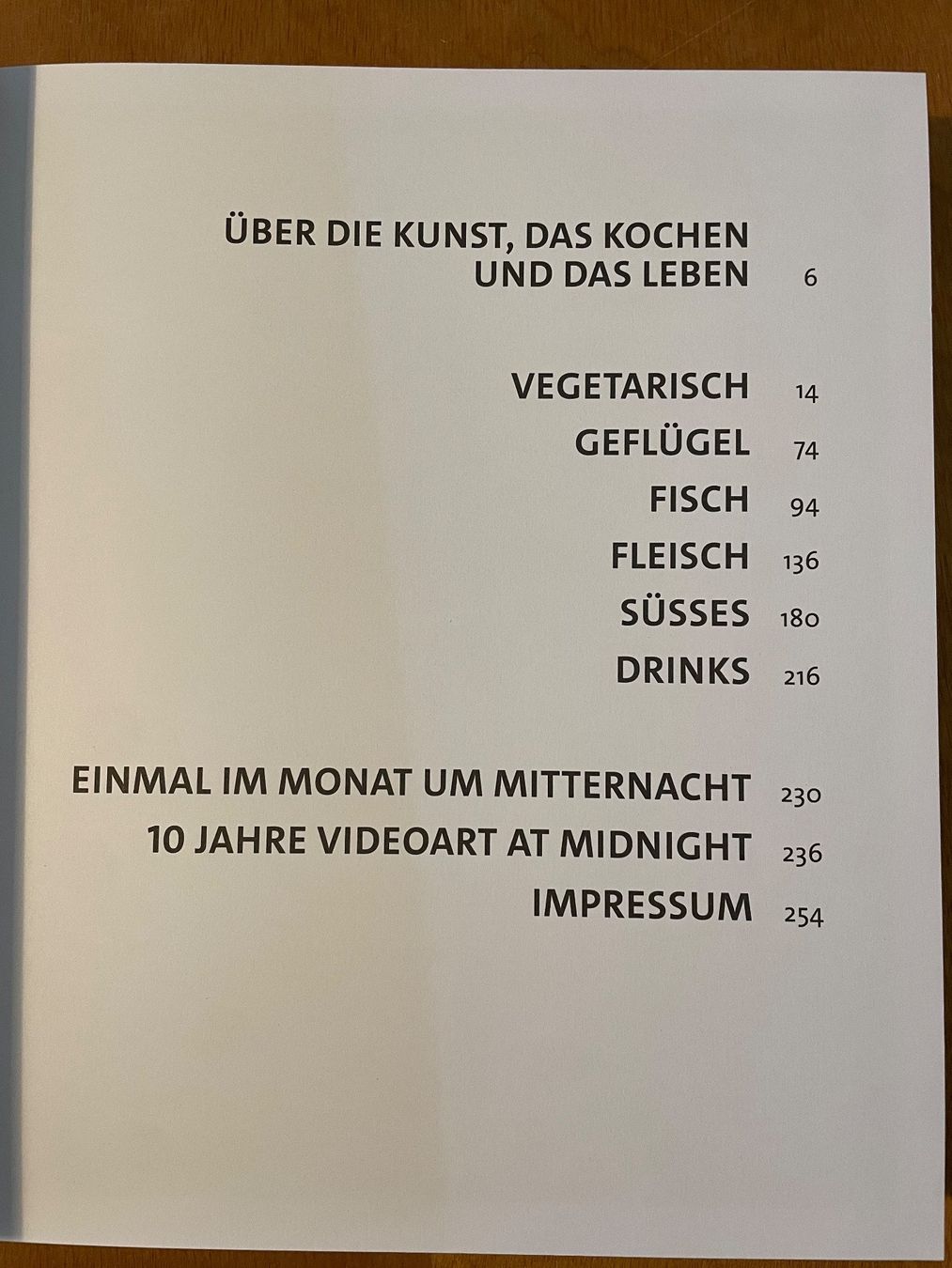 Libri: Das Videoart at Midnight Künstlerbuch. – Usato da Zürich venduto da WWehrle 1