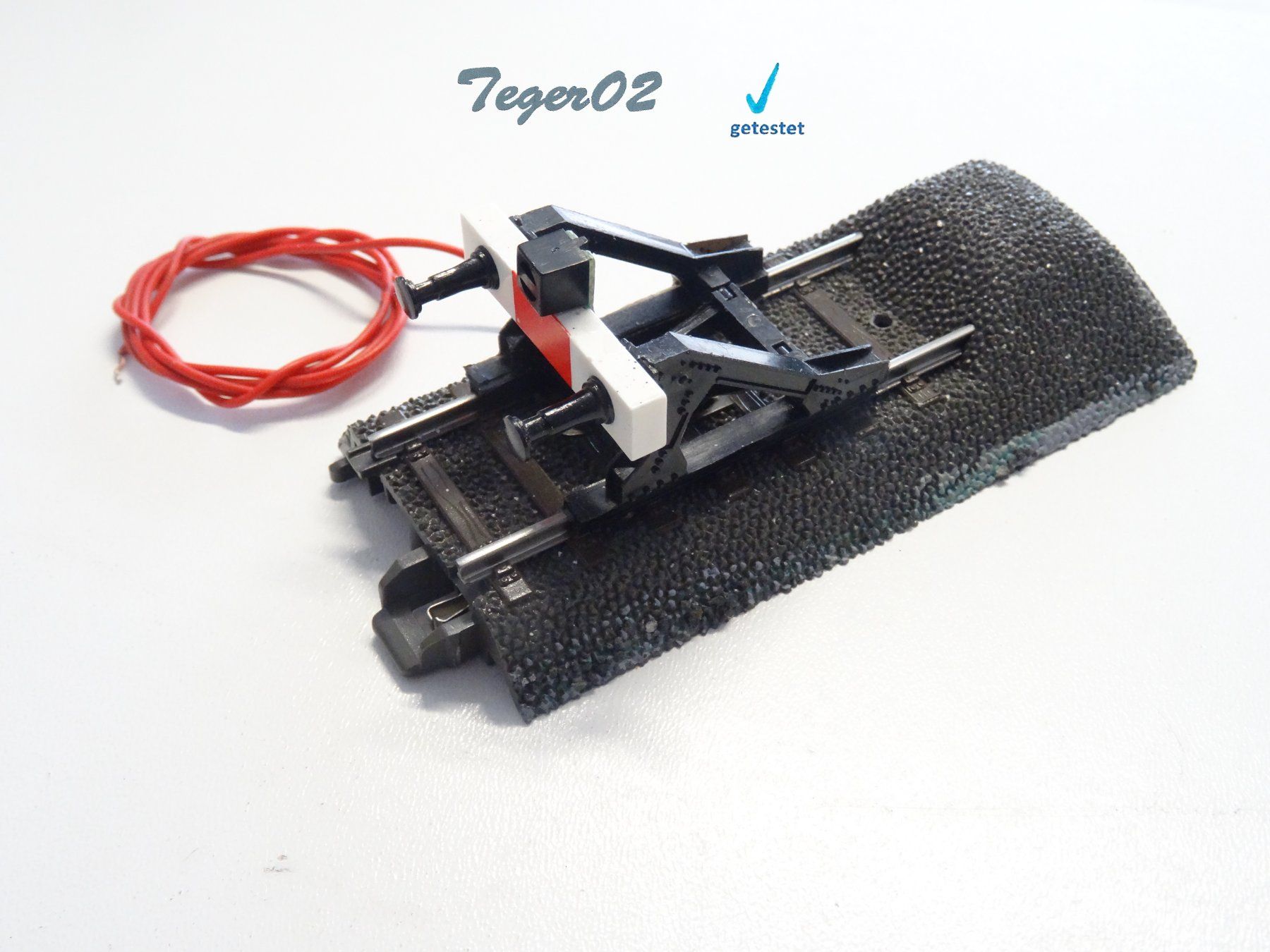 Märklin Modelleisenbahnen: Märklin H0 24978-R C-Prellbock beleuchtet – Gebraucht aus Hochdorf von Teger02