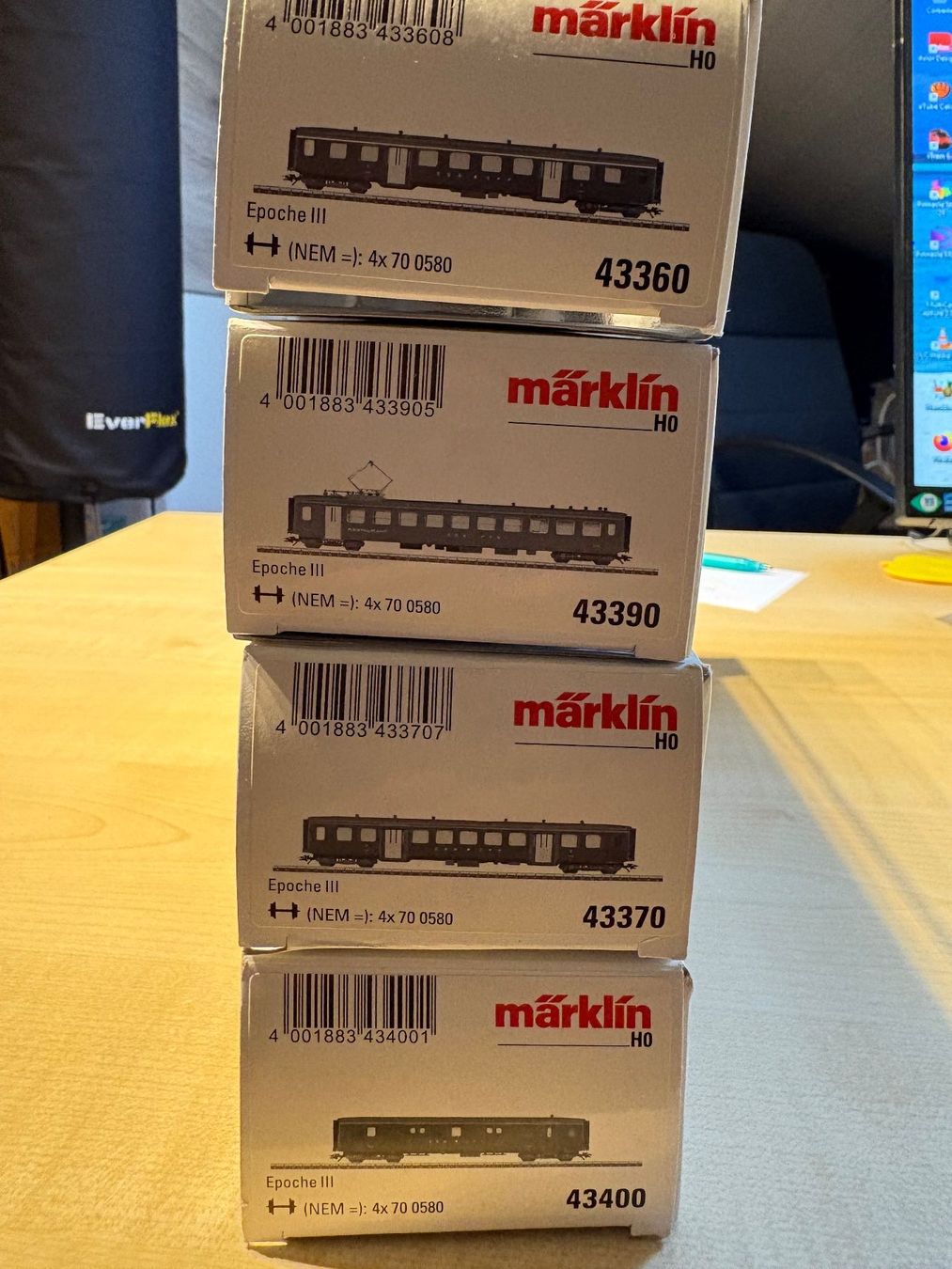 Märklin Modelleisenbahnen: Maerklin 4 voitures légères CFF – Neu und originalverpackt aus Corcelles Payerne von Pierre66 1