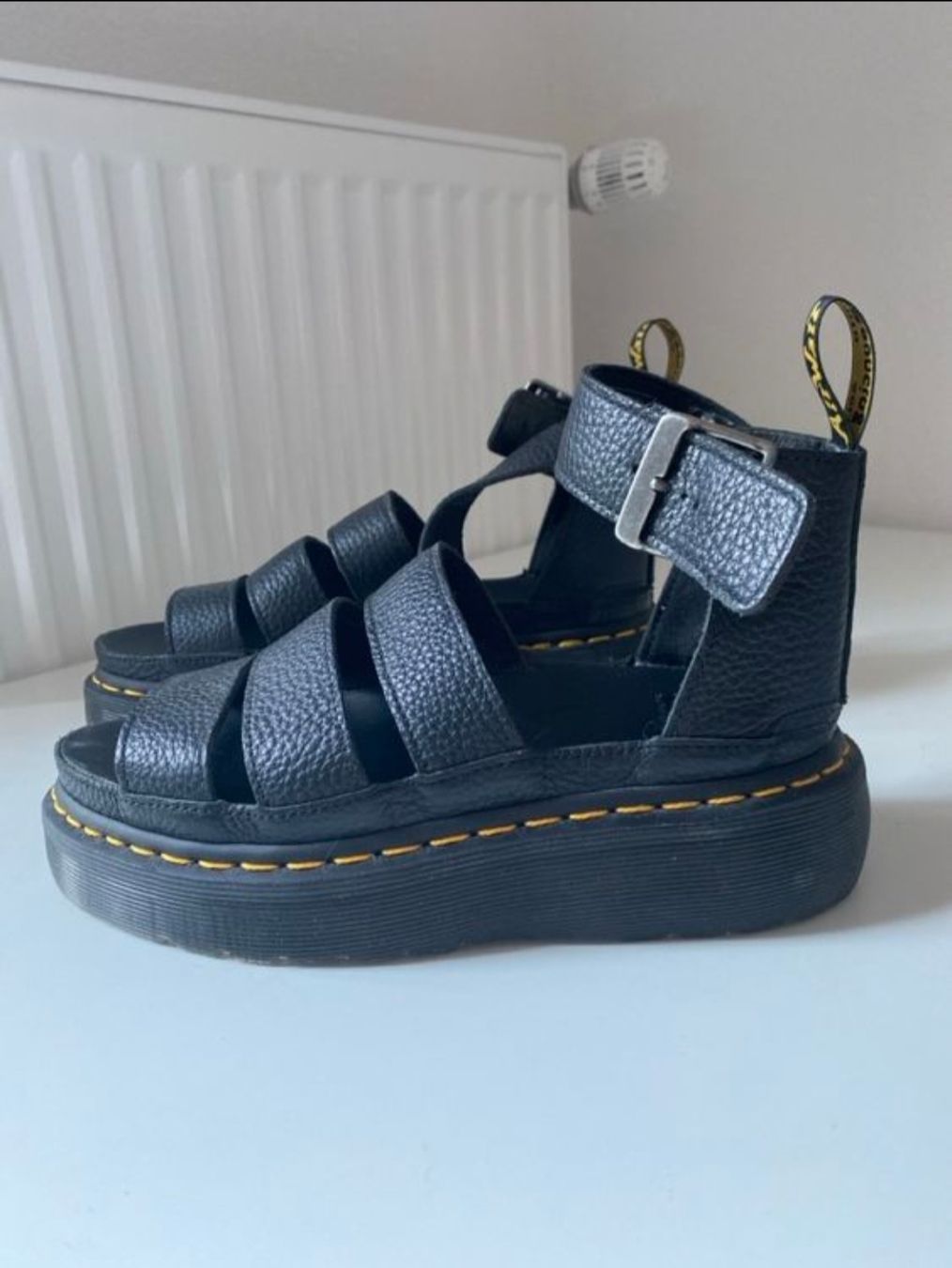 Dr. Martens Scarpe da donna: Sandales Dr Martens Clarissa noires 37 – Usato da Genève venduto da Audrey_Mag