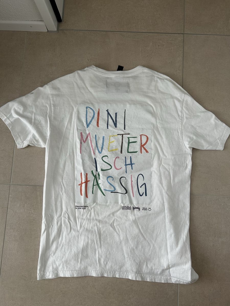 Hässig T-shirt: HÄSSIG T-Shirt – Usato da Boll venduto da KiwiDito