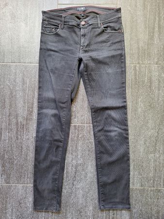 Schicke Armani Jeans, Top Zustand, blaue Waschung, Gr. 29