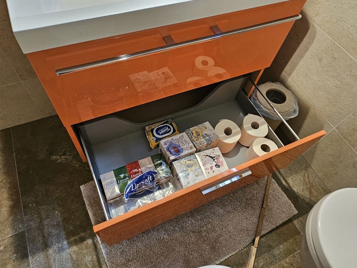 Mobili per bagno: Lavabo mit Unterschrank neuwertig – Usato da Wollerau venduto da Vivi_02 3