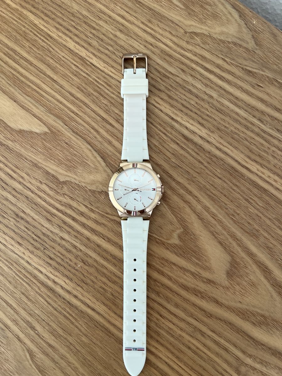 Tommy Hilfiger Uhren: Tommy Hilfiger Uhr – Defekt aus Pratteln von leh_tc6z
