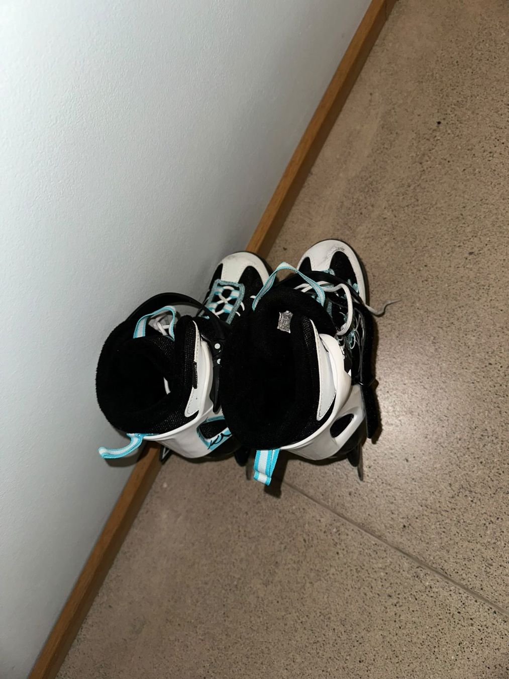Schlittschuhe: Rollerblade Schlittschuhe Mädchen – Gebraucht aus Bern von adr_tw79 3