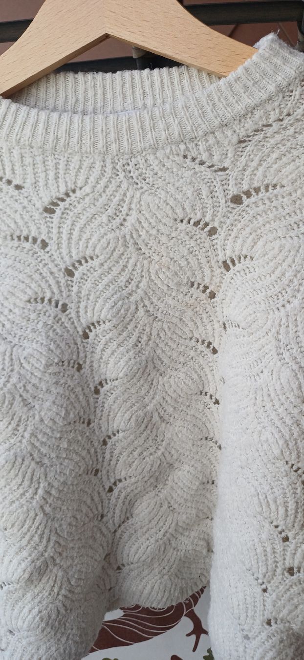 Zara Maglioni & Felpe: Madchen Pullover Zara weiss Lochmuster  – Usato da Riniken venduto da Lessy- 1