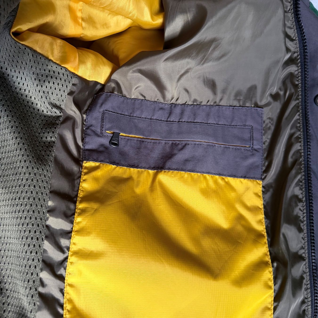 Camel Jacken: Coupe-vent Camel Active gris anthracite Taille 50 – Gebraucht aus Lucens von gardur 5