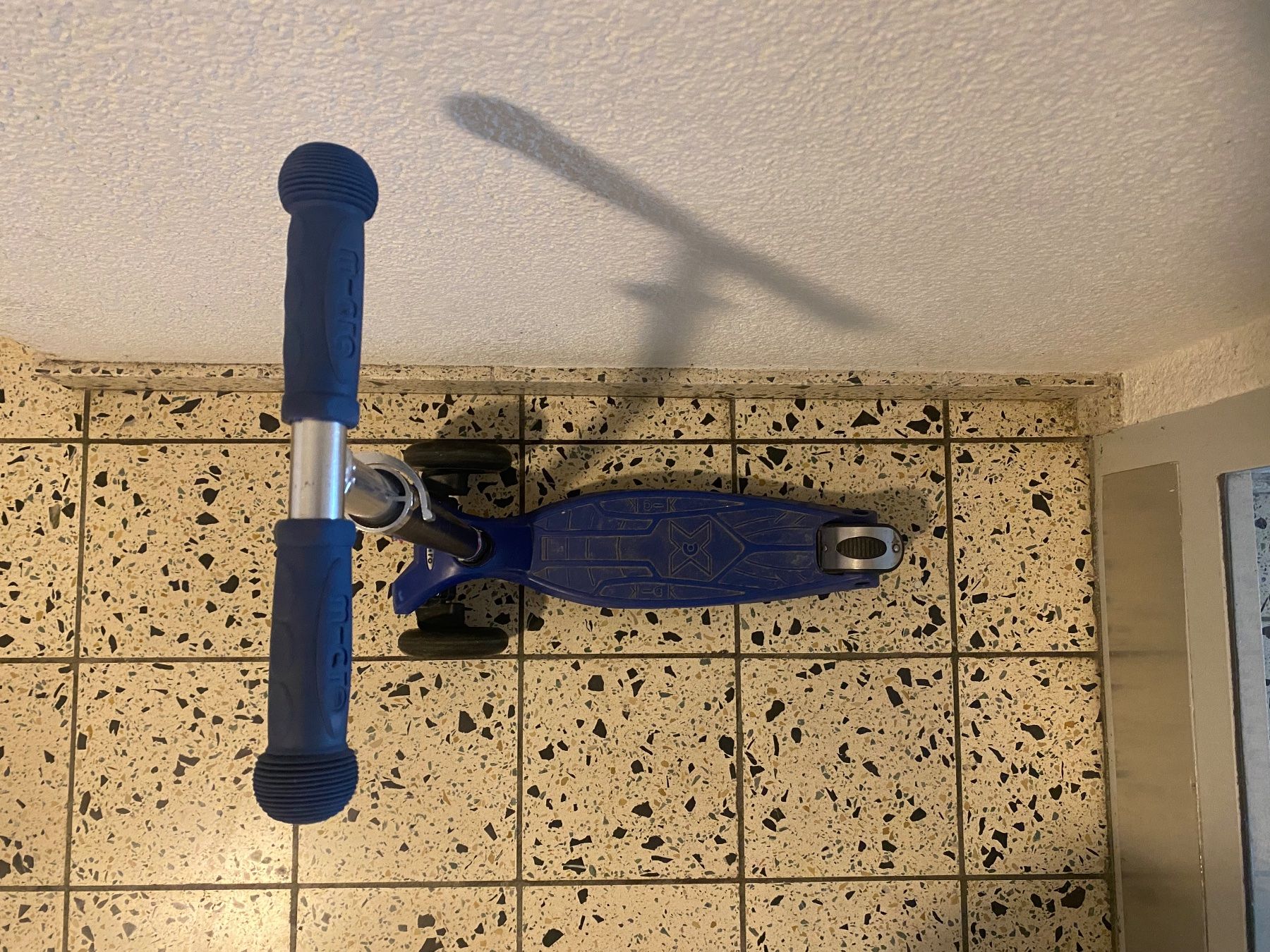 Micro Kickboard: Micro Trotti / Kickboard – Gebraucht aus Adliswil von synchrot 3