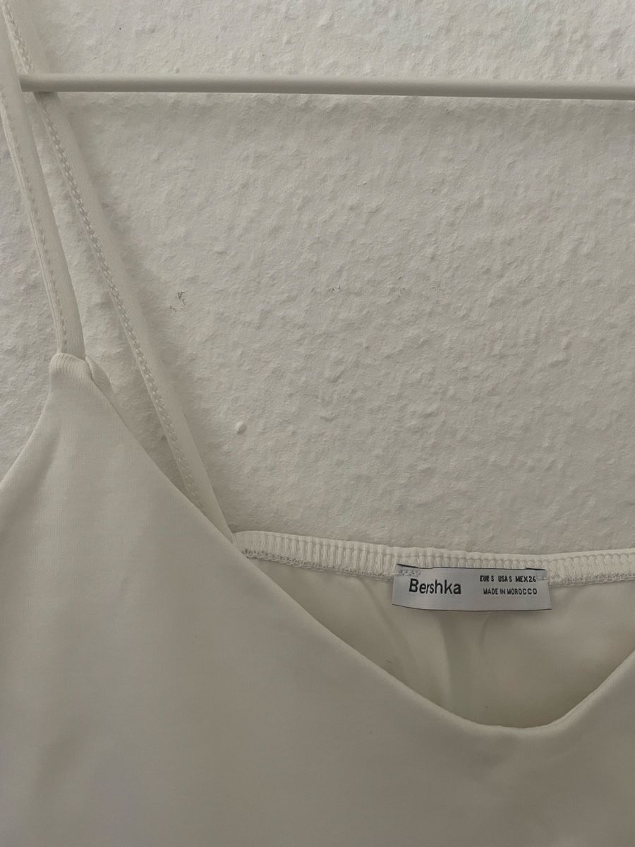 Bershka Tops: Top weiss – D'occasion à Ettingen par ale_q6zz 2