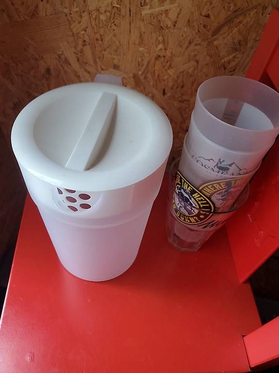 Contenitori & Simili: Plastikbecher und Plastik-Kanne – Usato da Lanzenhäusern venduto da ste_tvc7