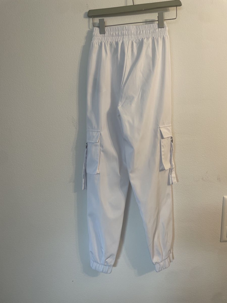 Pantaloni: Weisse Cargohose FB Sister Grösse XXS – Usato da Winterthur venduto da Lili3435 1