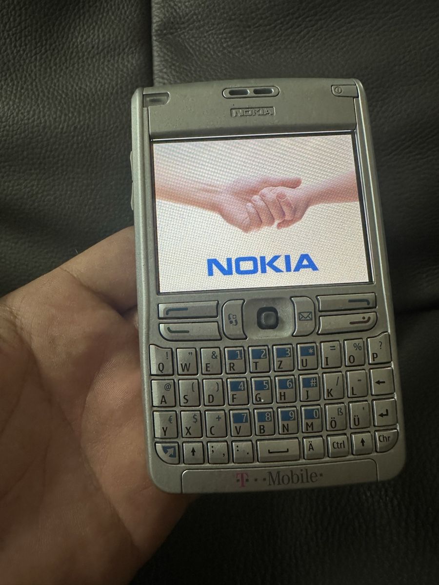 Nokia Telefoni cellulari / Smartphones: Nokia e Series Business Handy – Difettoso da Heerbrugg venduto da Amazon38 3