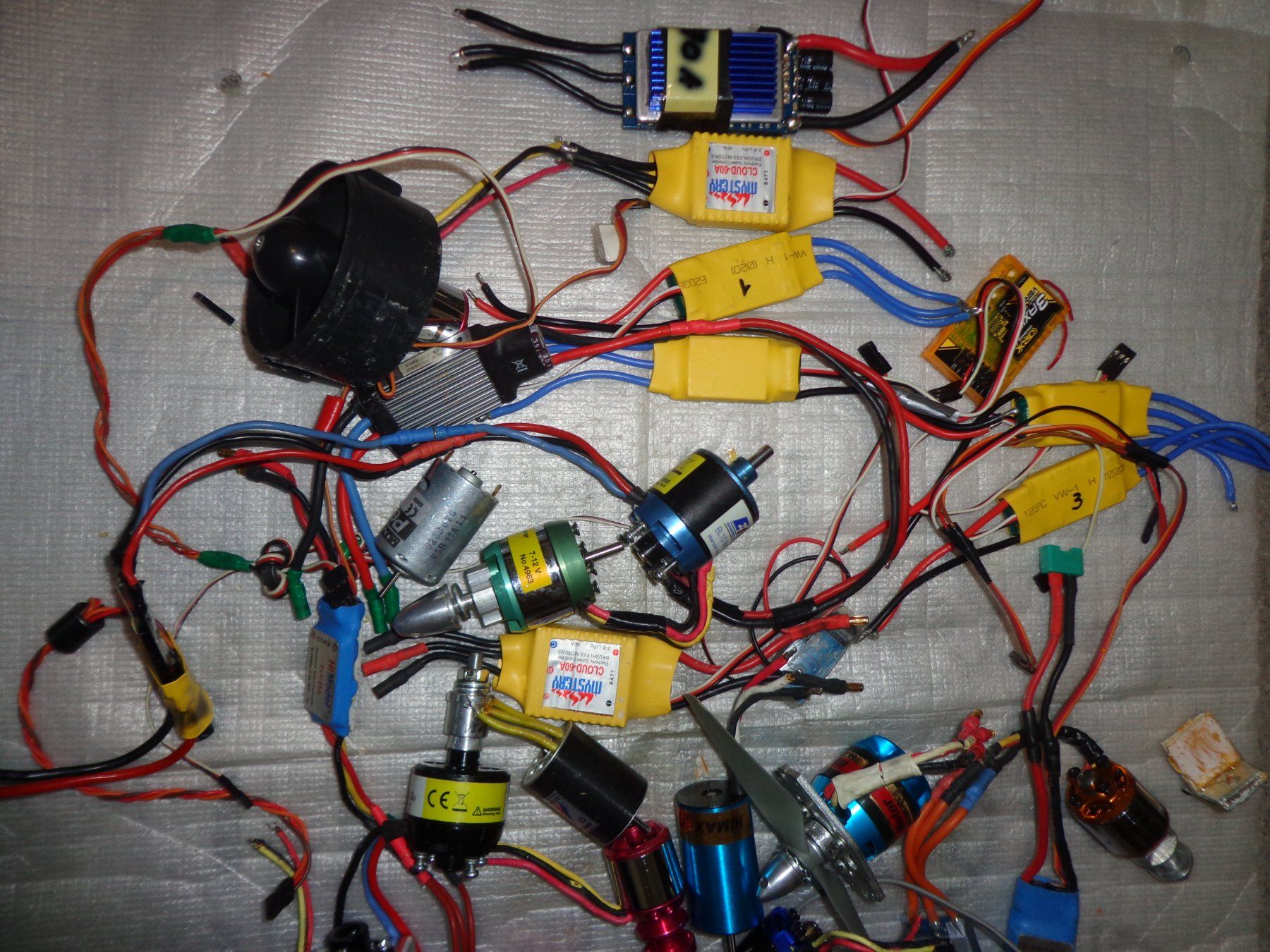 Motori: Diverse elekttro Motoren mit regler – Usato da Camorino venduto da Dibi7 2