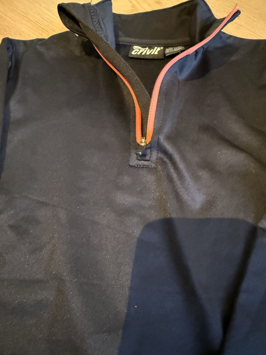 Pullover & Sweatshirts: 2 Sportpullover Crivit mit Reissverschluss, Gr. 128 – Gebraucht aus Rümlang von zflyfa0001 2