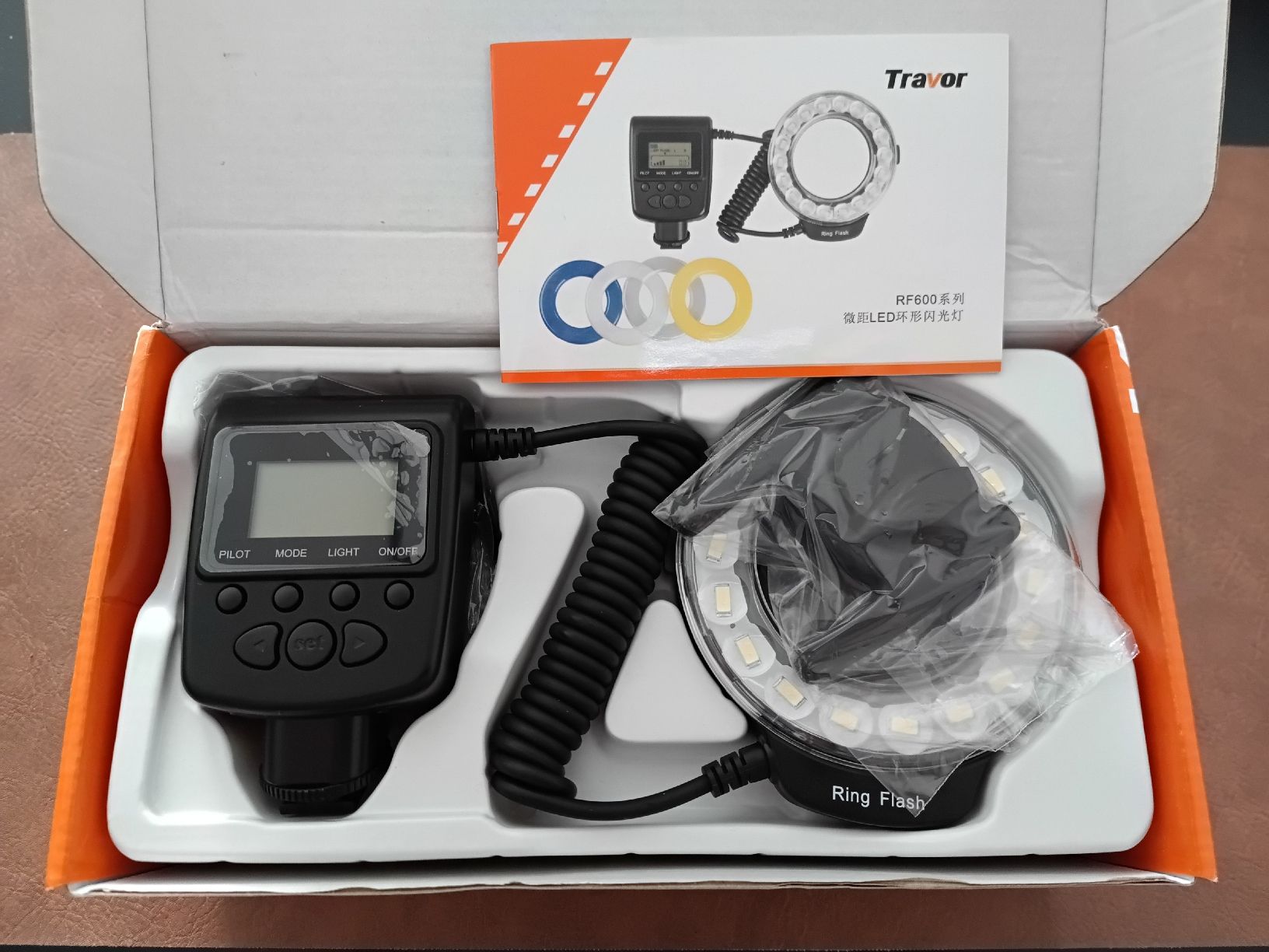 Flash: LED Ring Flash LED Travor RF-600 never used, as new – Nuovo e nell'imballaggio originale da Buchs ZH venduto da Cdr89 1