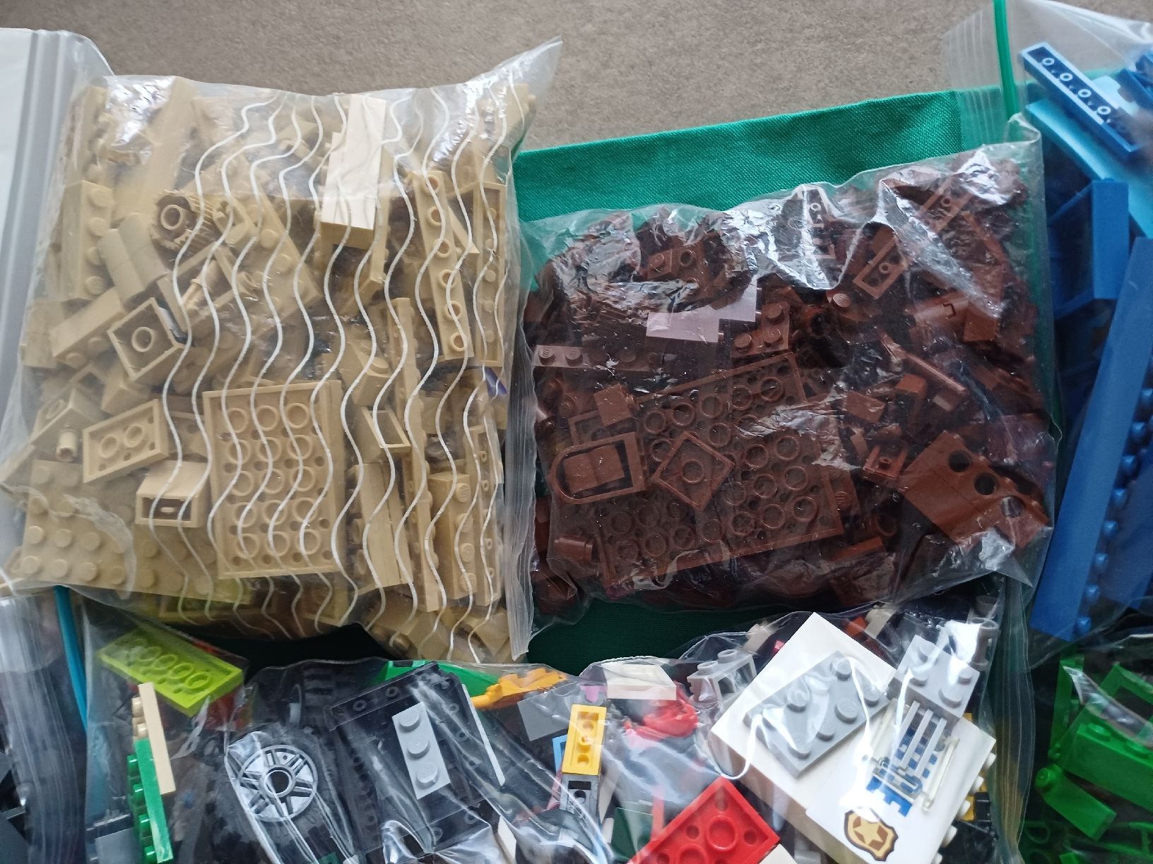 Lego Jeux de construction: 9.5 kg lego diviso per colori  – D'occasion à Minusio par ele_gp89 7