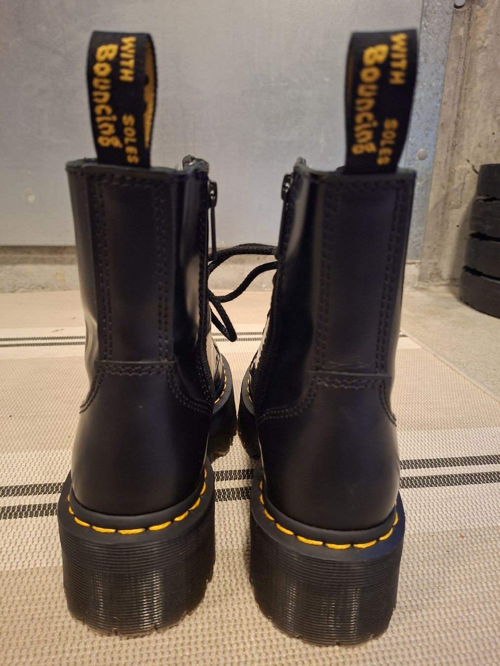 Dr. Martens Scarpe da donna: Dr. Martens Jaden Plateausohle – Nuovo (secondo la descrizione) da Wangen an der Aare venduto da aare67 4