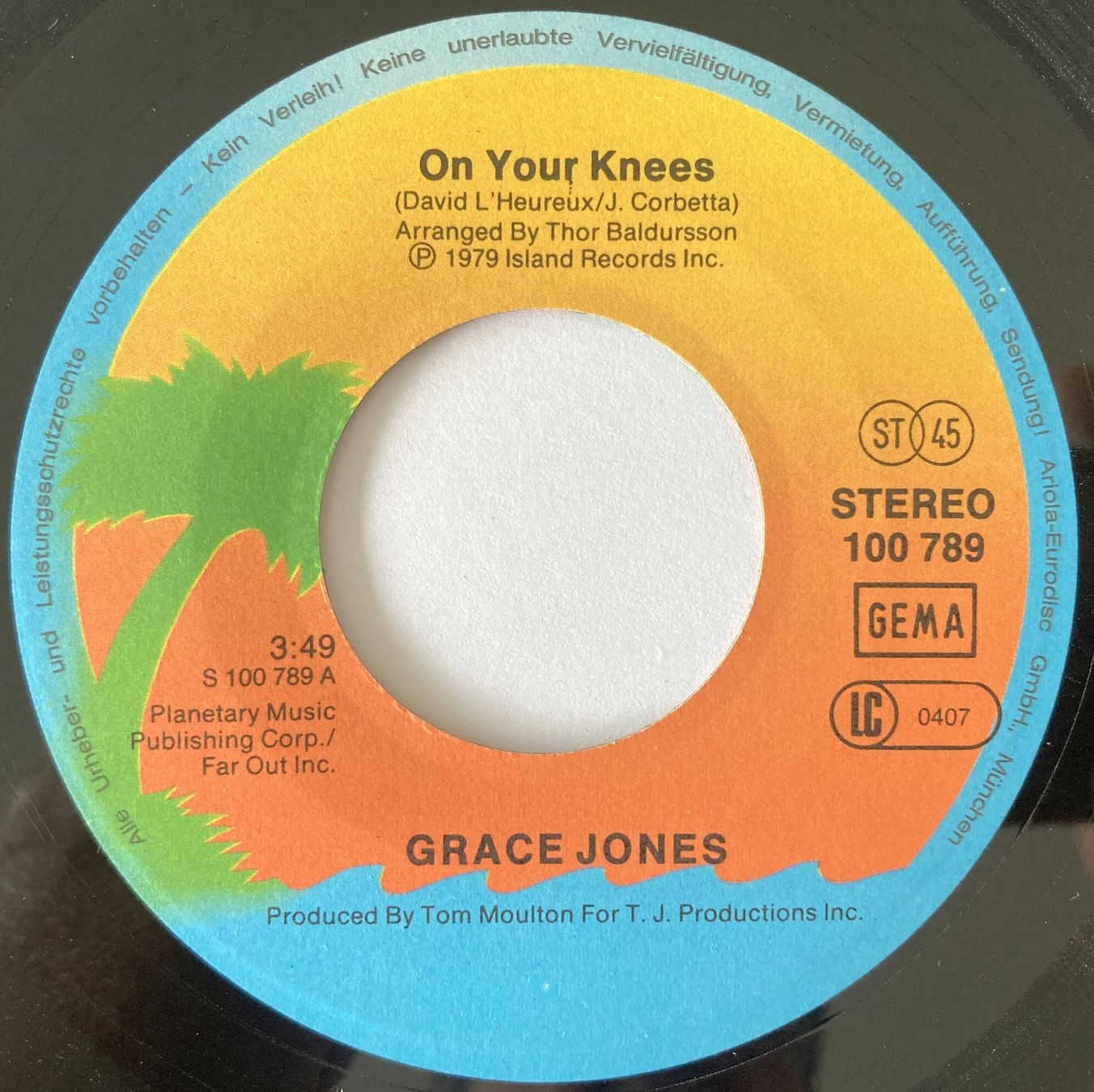 Vinyles: GRACE JONES - ON YOUR KNEES – D'occasion à Bottens par hotter-than-hell 2
