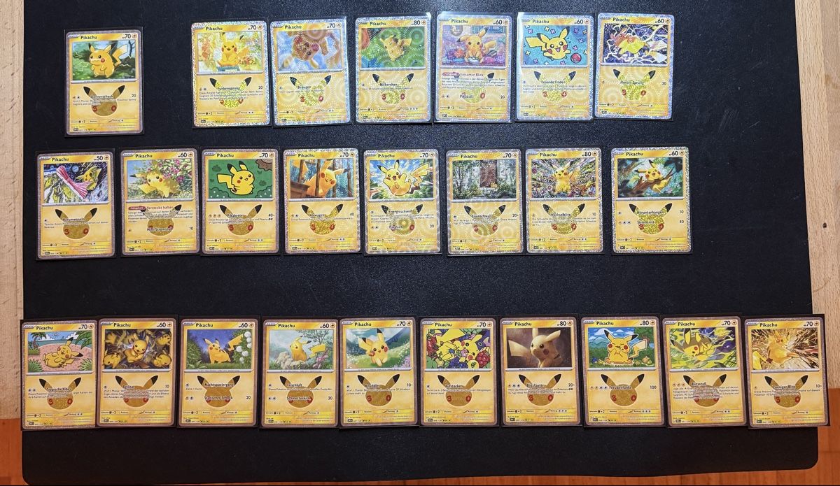Pokémon Carte collezionabili: 30 jähriges jubiläum Pikachus – Nuovo (secondo la descrizione) da Baar venduto da lukasb77