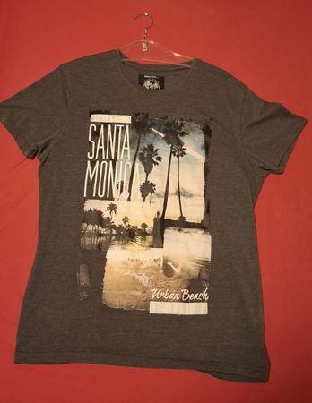Sommerliches T-Shirt mit coolen Motiven, Grösse M/L/XL