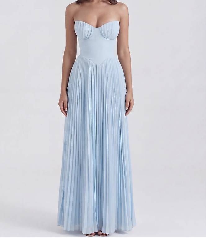 Kleider: Baby Blue Maxi Dress – Gebraucht aus Schaffhausen von ste.letti 1