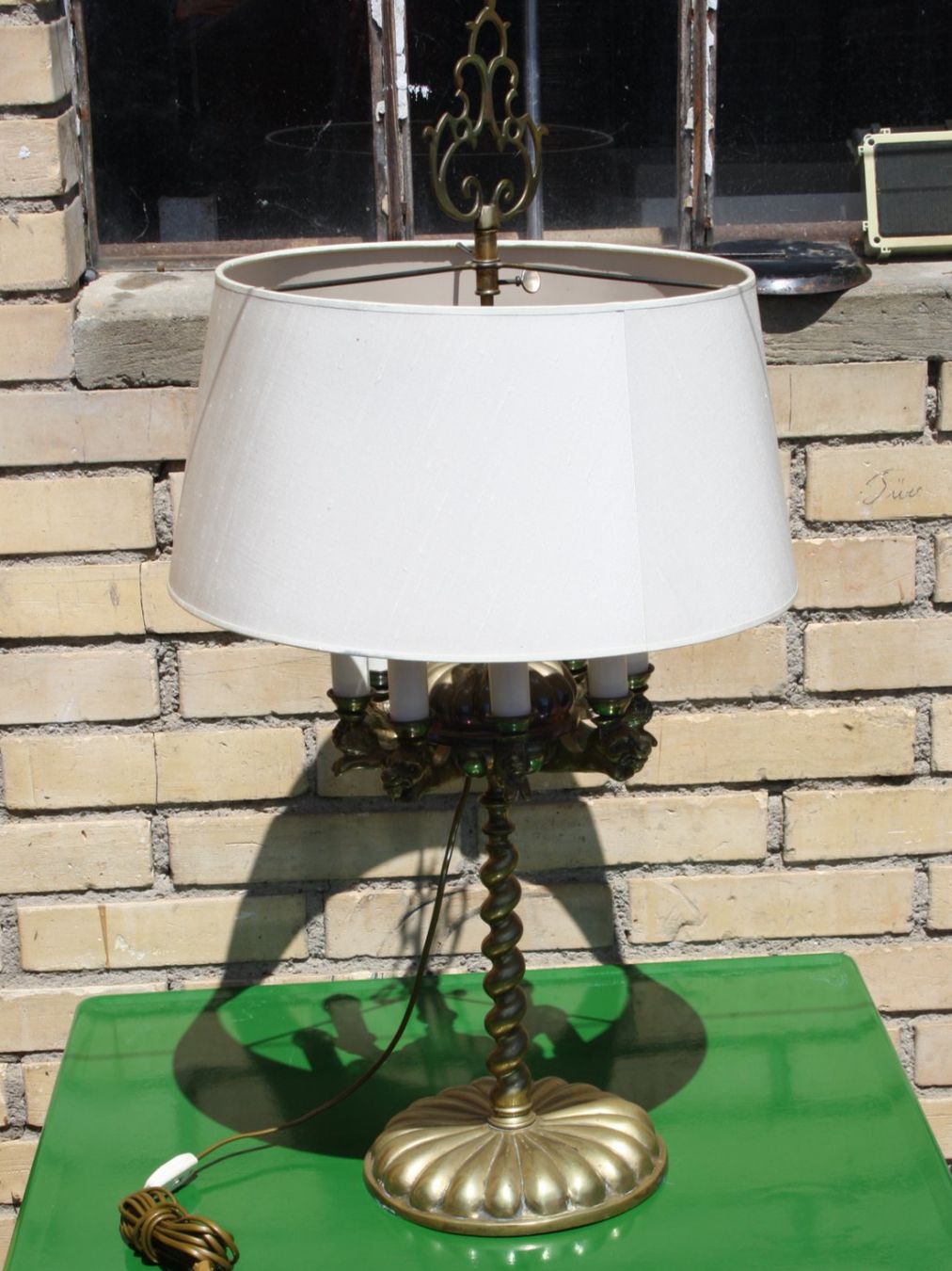 Lampade: SCHÖNE SCHWERE MESSING LAMPE LEUCHTER  TISCHLAMPE – Usato da Wauwil venduto da Pneuedy