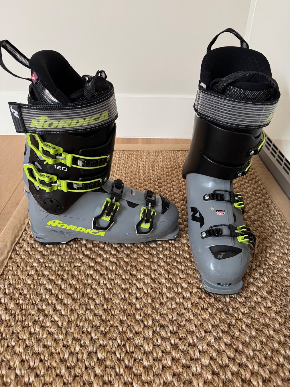 Nordica Scarpe da uomo: Nordica Strider 120 – Usato da Genève venduto da lweisz