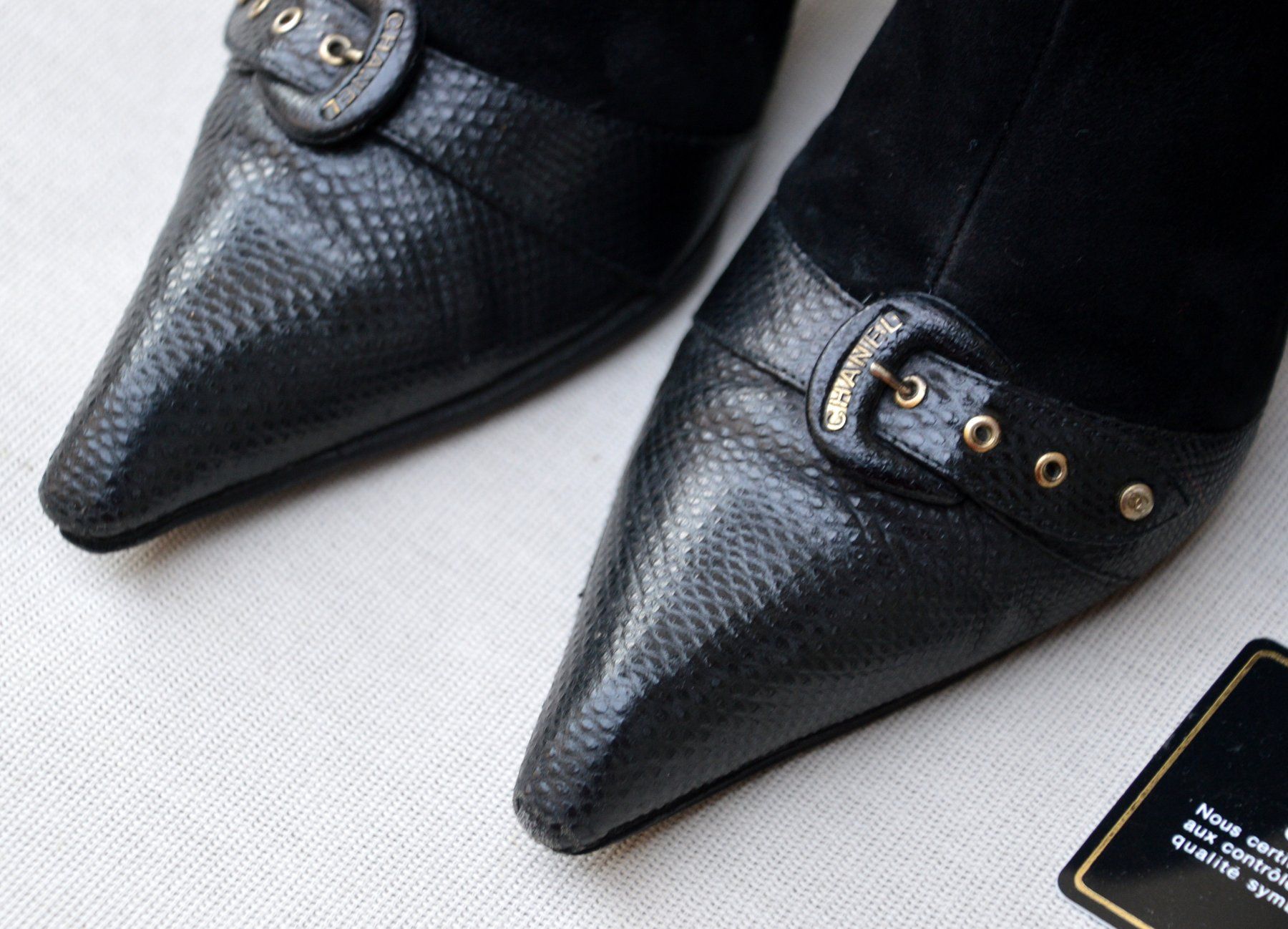 Chanel Scarpe da donna: Chanel Stiefeletten / Bottines .37 – Usato da Collonges venduto da Auganien 2