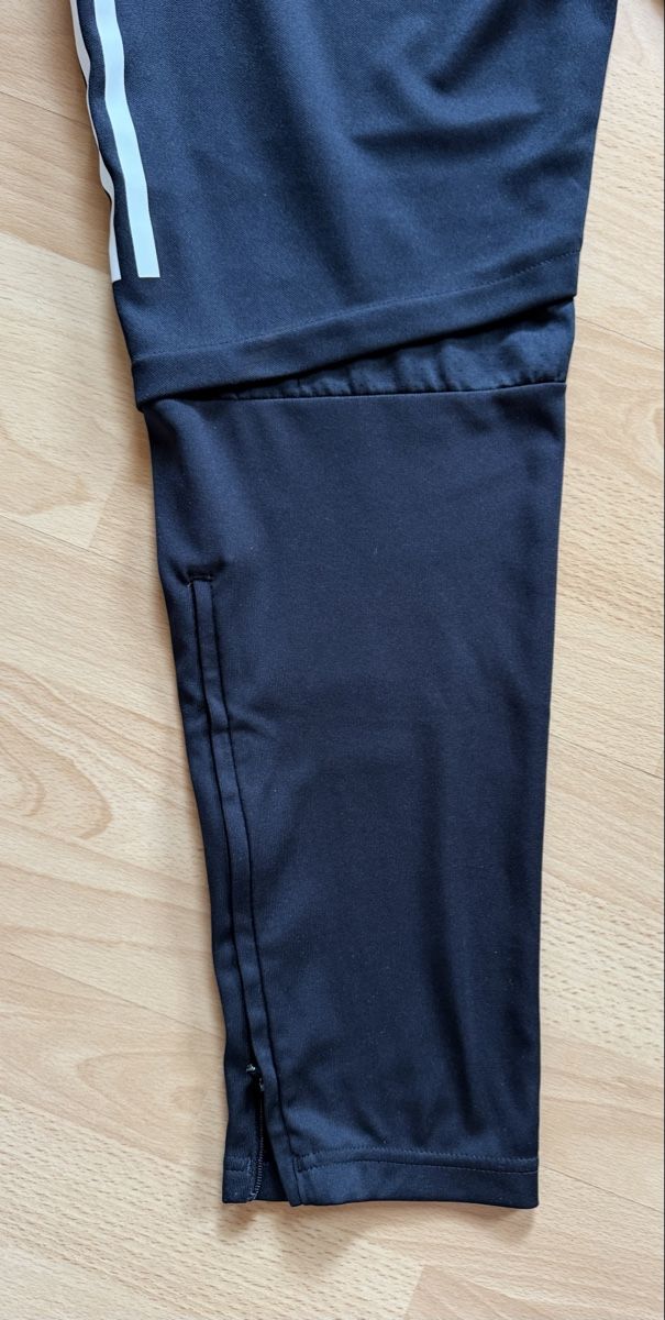 Adidas Pantalons: Adidas Trainerhose Grösse L – D'occasion à Bättwil par a.annikaa 2
