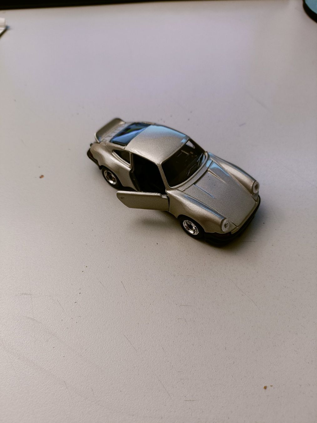 Porsche Modellautos: Porsche 911 Silbergrau Coupe – Gebraucht aus Niederrohrdorf von privat23