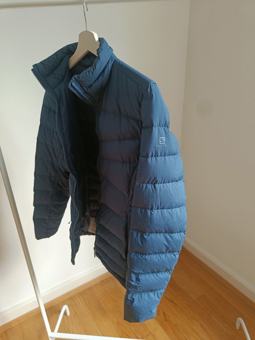 Salomon Jacken: Salomon Daunenjacke – Gebraucht aus Luzern von noraelizabeth 1