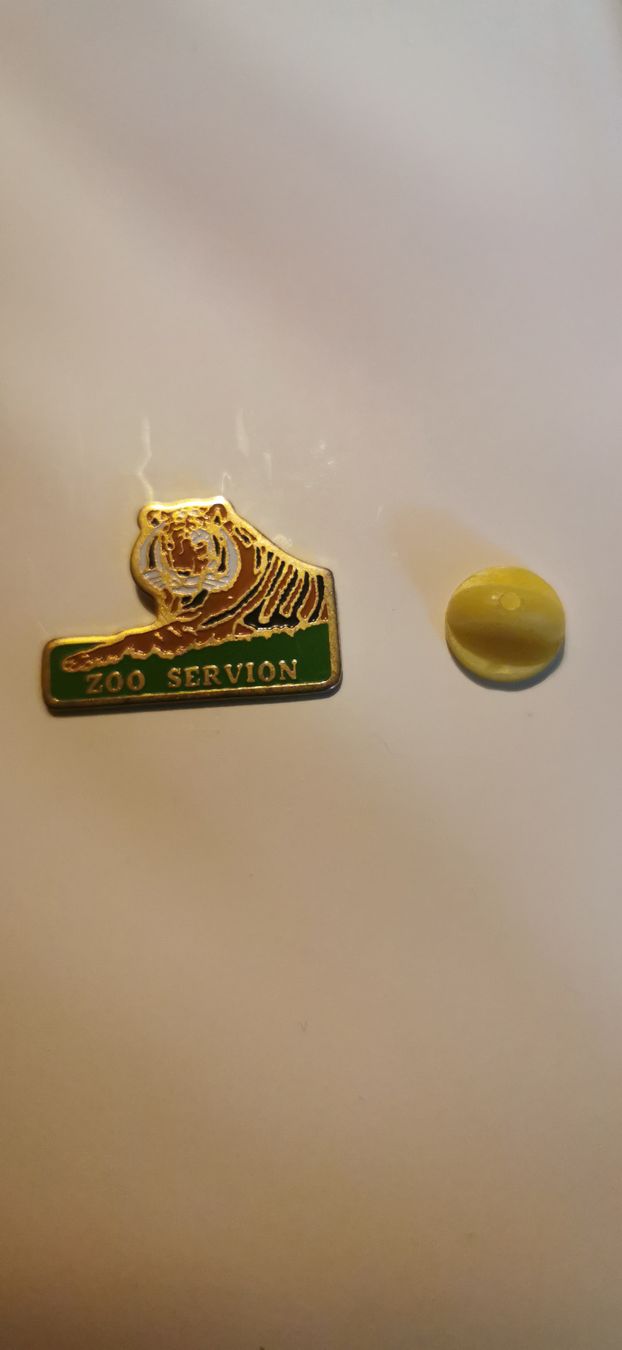Placchette & Badge: Pin Zoo de Servion – Usato da Genève venduto da vins50