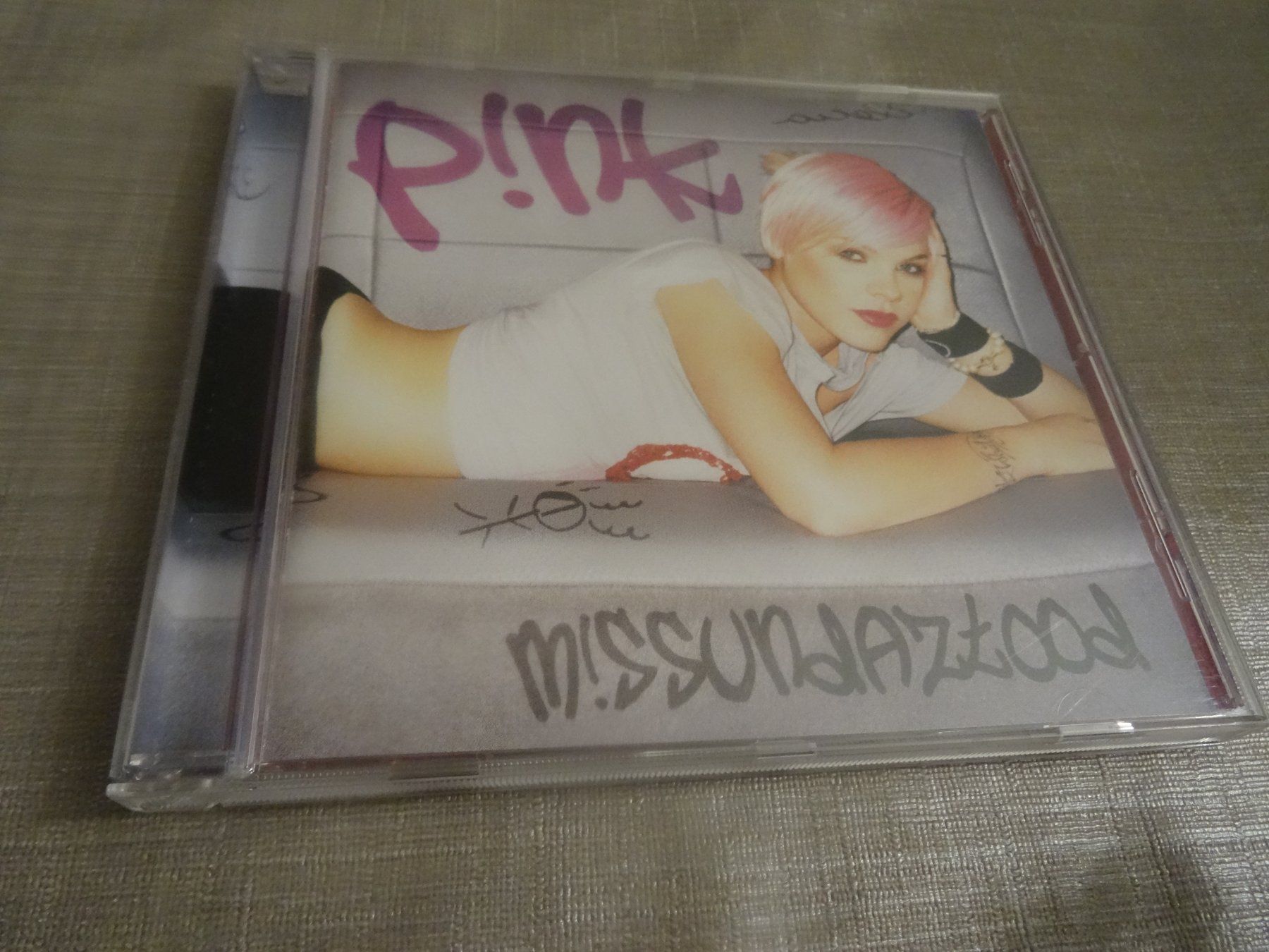 CD: P!nk - Missundaztood - CD – Usato da Olten venduto da Disc-Ausverkauf