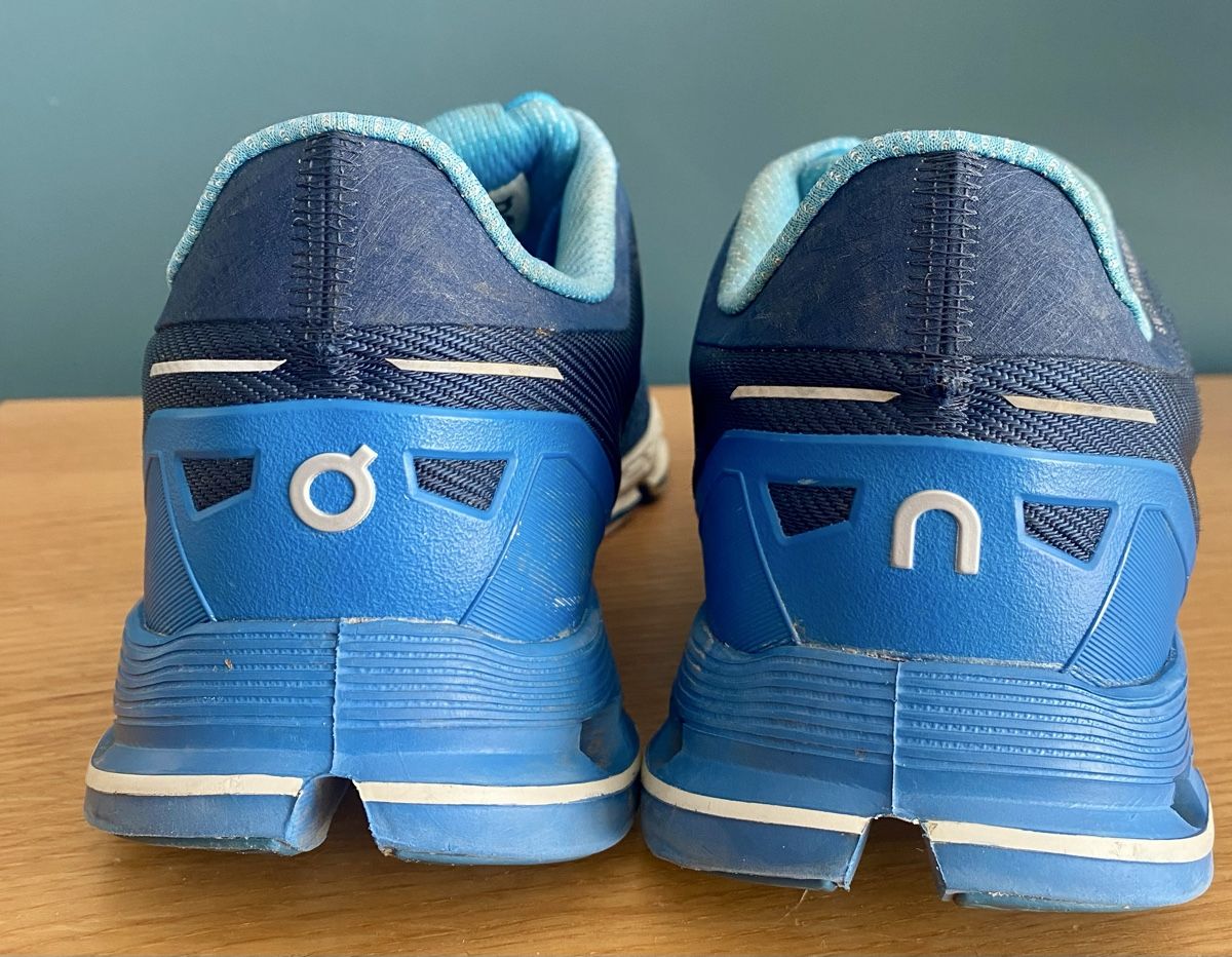 On Chaussures hommes: Baskets On Running Cloud bleues 47.5 – D'occasion à Lausanne par HomeDepose 2
