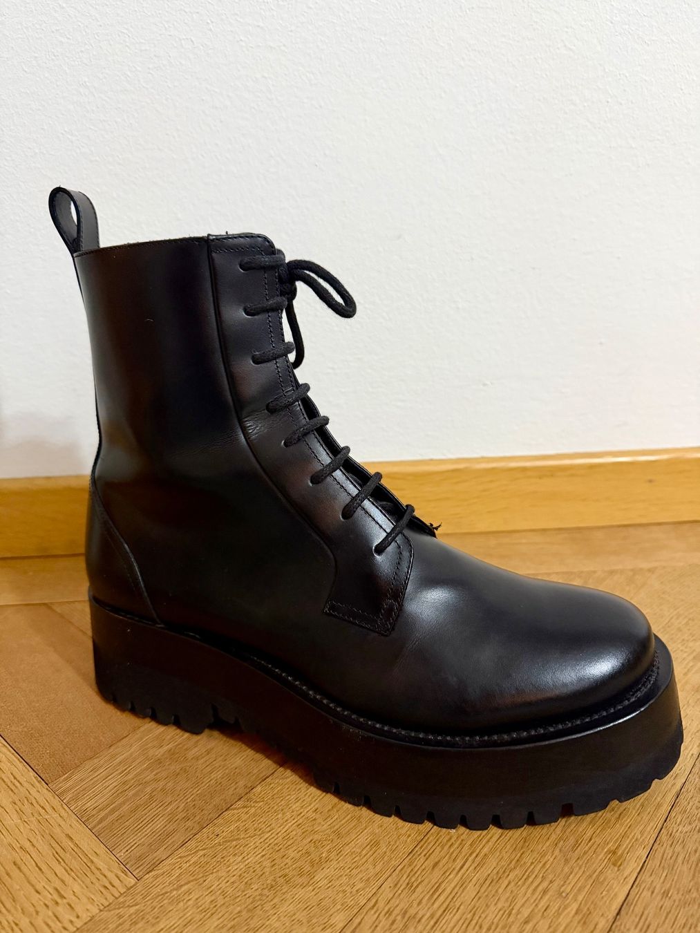 Valentino Herrenschuhe: Stivali Anfibi Valentino  - come nuove - taglia 41 – Gebraucht aus Lugano von can_xdd8 2