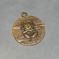 Anhänger Rose bronzefarben mit Holzoptik
